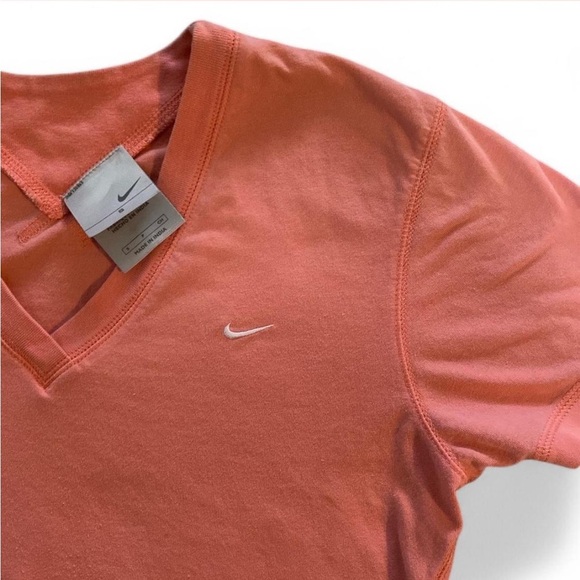Y2K women’s Nike coral short sleeve sportswear shirt w/ embroidered logo size S - Picture 4 of 5